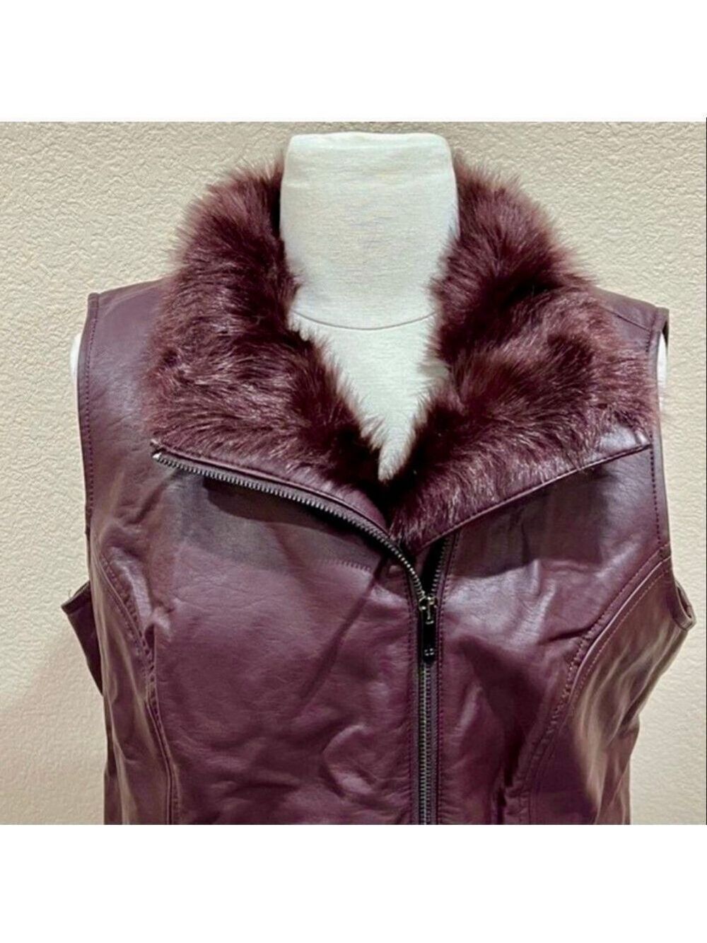 Dennis Basso Merlot Faux Leather Moto Vest Faux Fur Collar S - Picture 3 of 14